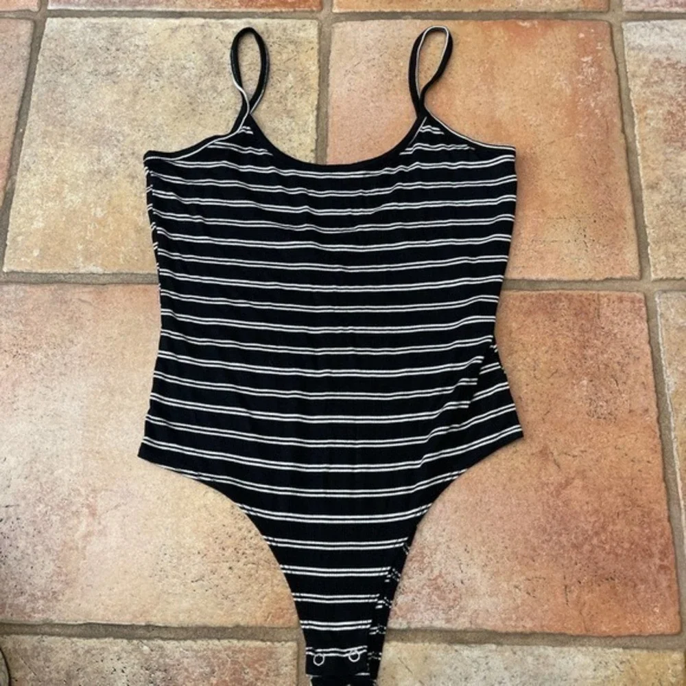 Striped tank bodysuit Medium - Picture 1 of 4